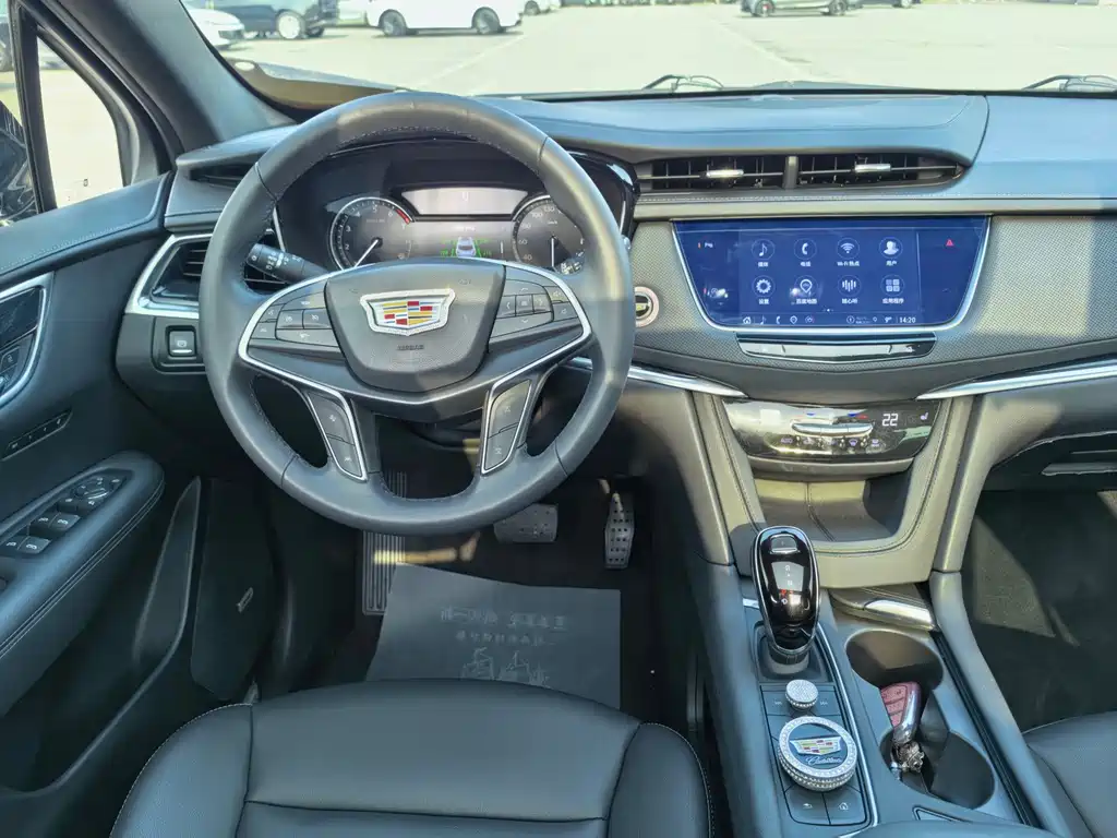 CADILLAC XT5