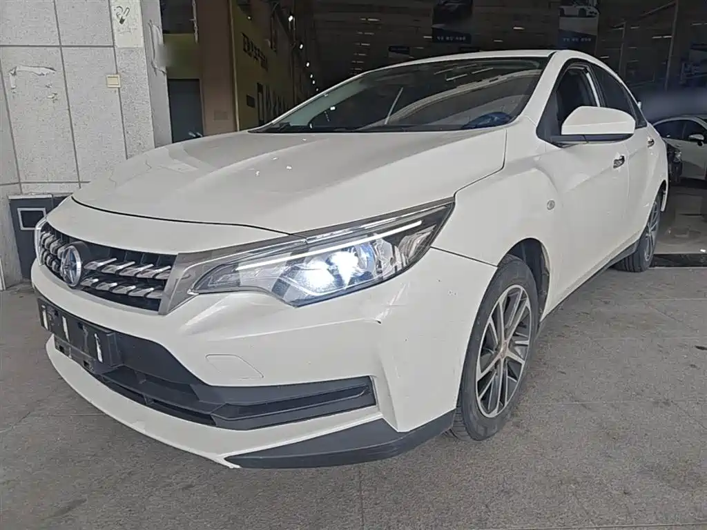 Купить Venucia D60