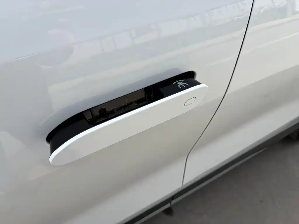 BYD L DM-i — миниатюра 8