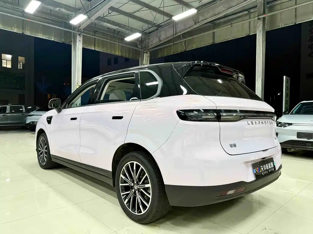 Leapmotor Leapmotor B10 — миниатюра 5