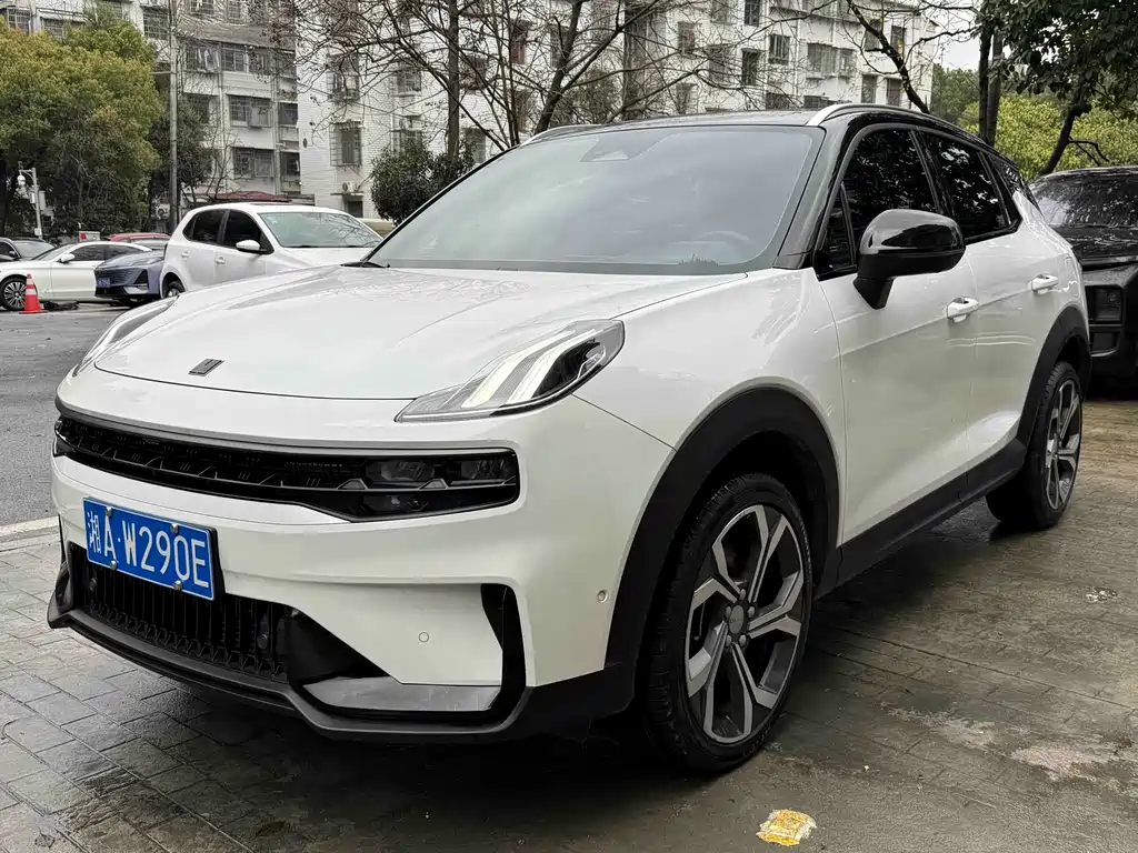Lynk & Co 06 2023