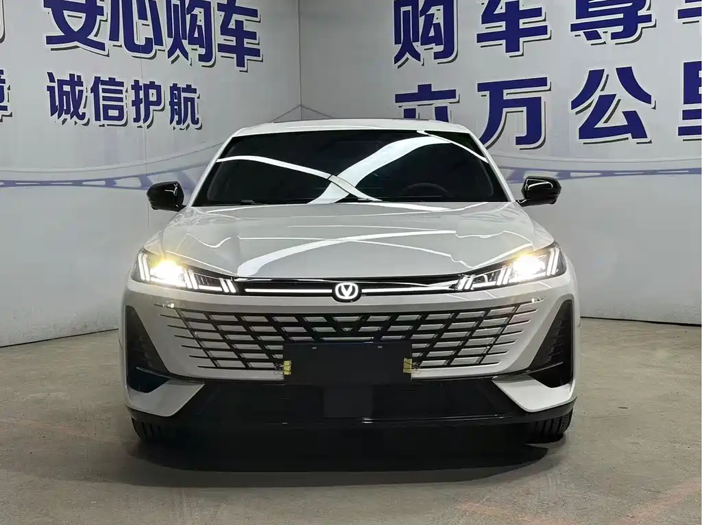 Changan Eado — миниатюра 2
