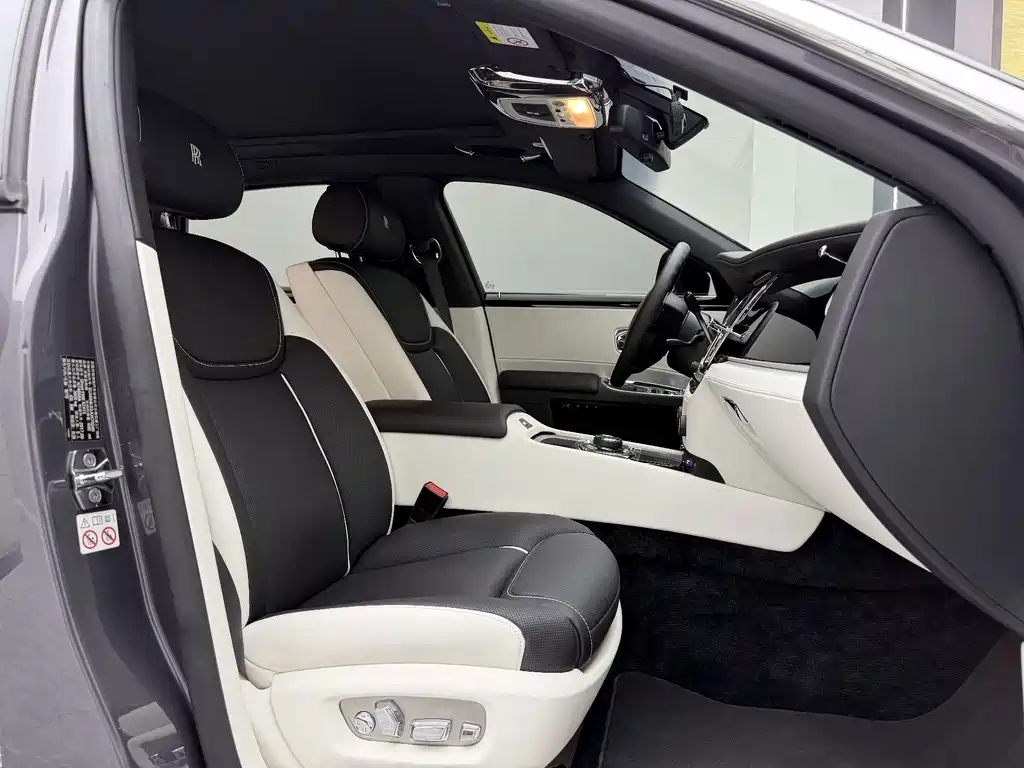 Rolls-Royce Ghost 6.6T Long Wheelbase Edition, фото 14