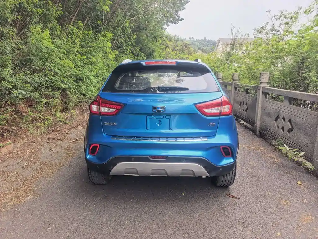 Geely Vision X3 — миниатюра 3