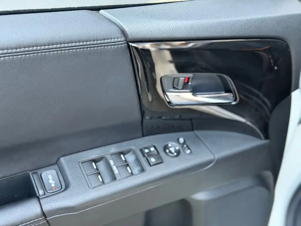 Honda Elysion — миниатюра 5
