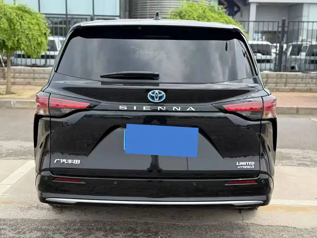 Toyota Sienna — миниатюра 5