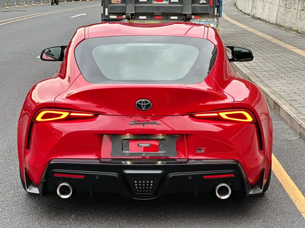 TOYOTA SUPRA