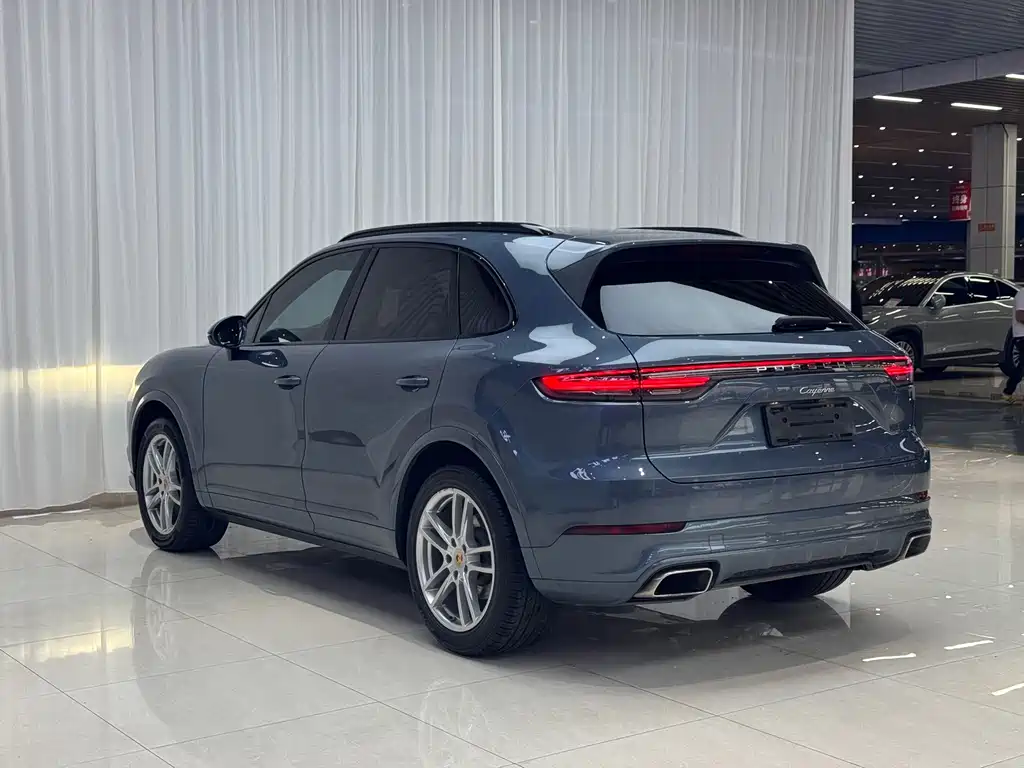 Porsche Cayenne — миниатюра 15