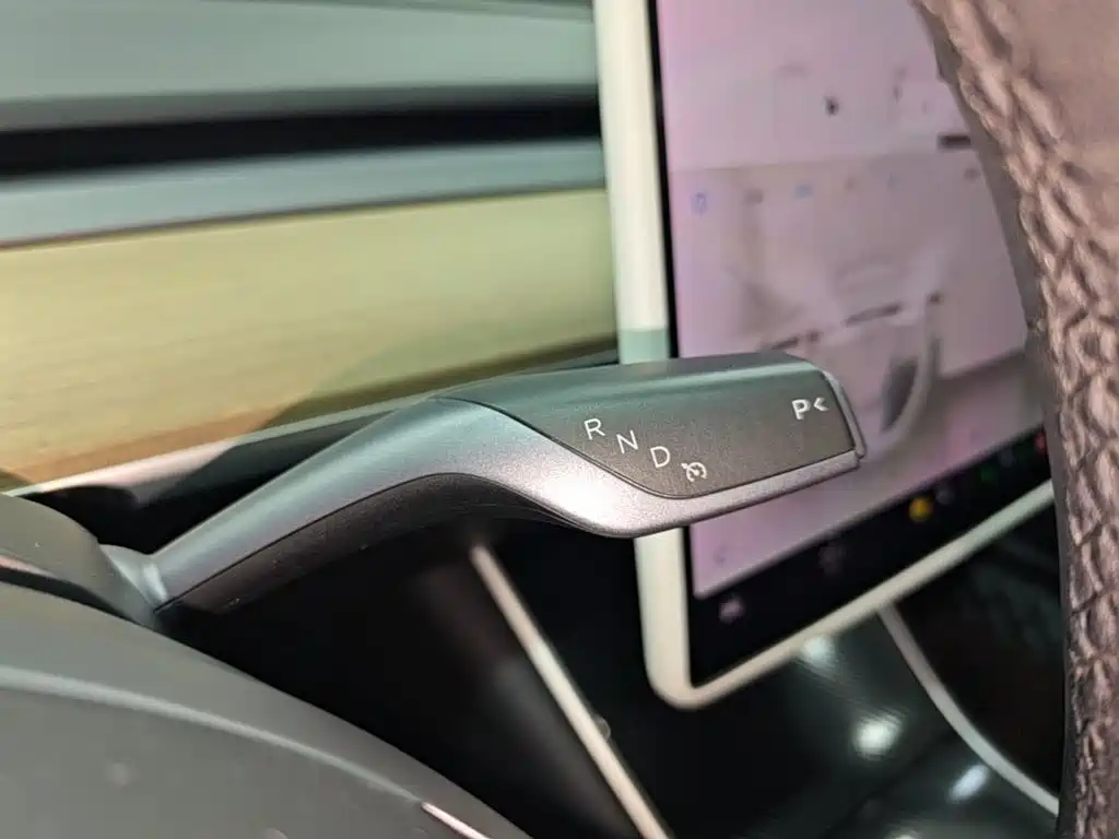 Tesla Model 3 — миниатюра 14
