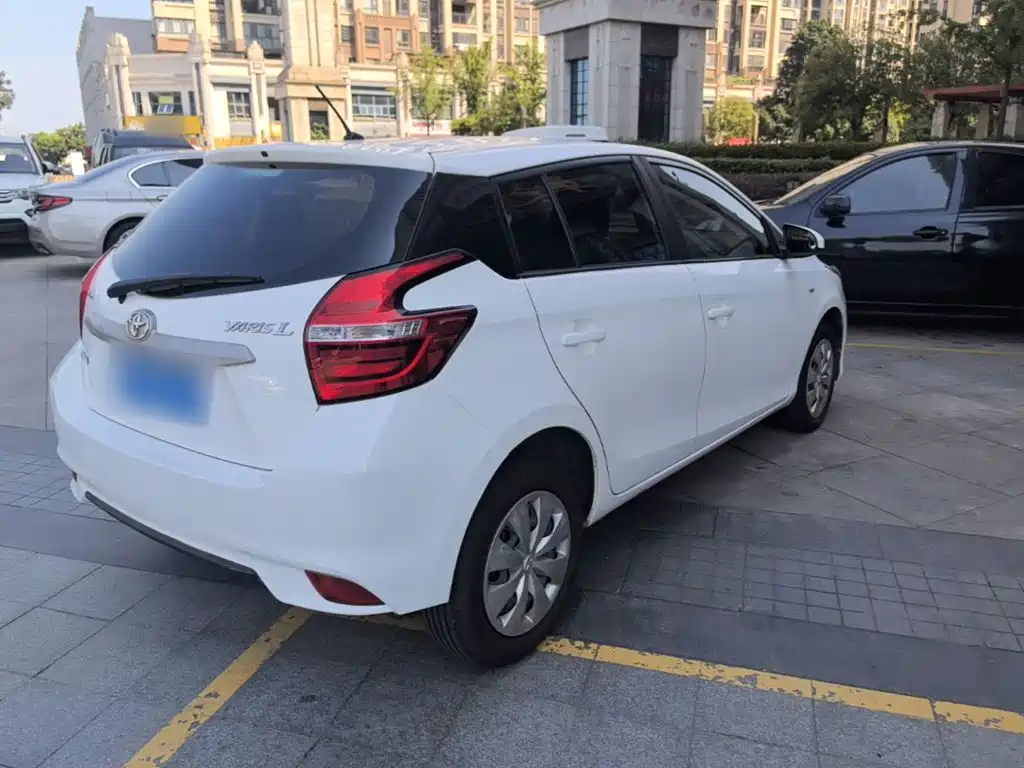 Toyota Yaris L — миниатюра 7