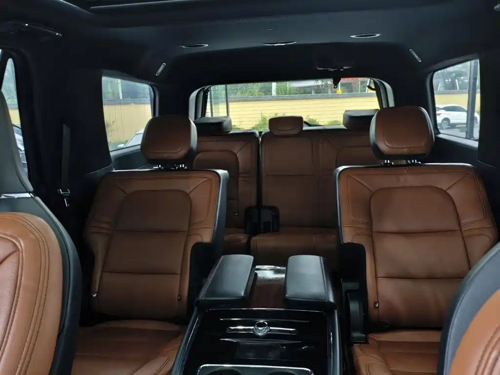 Lincoln Navigator — миниатюра 17