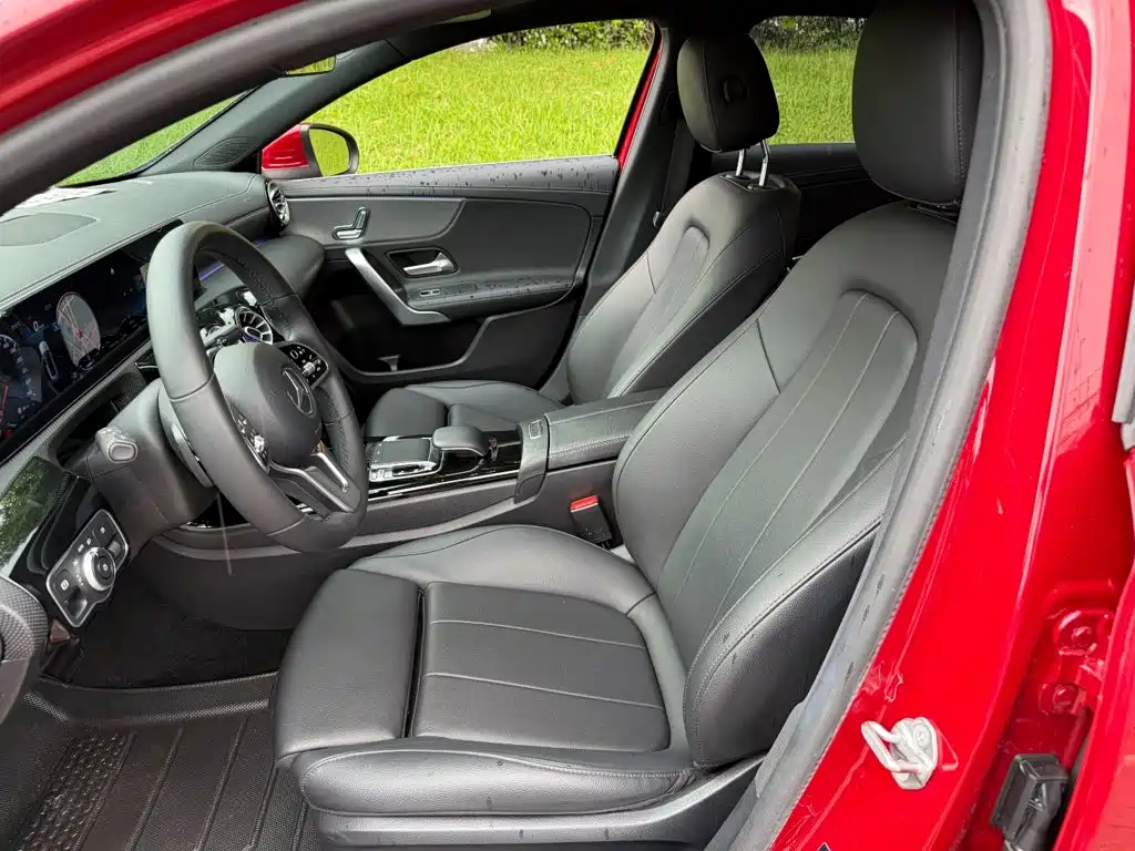 Mercedes-Benz A-Class — миниатюра 8