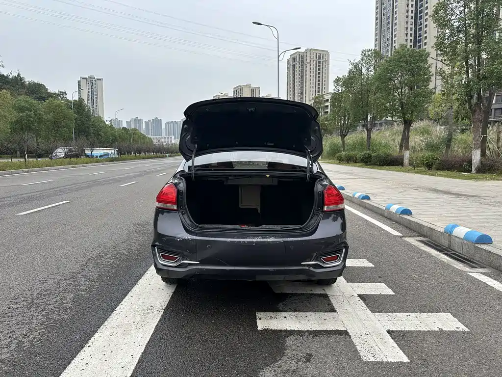 Suzuki Alivio — миниатюра 9