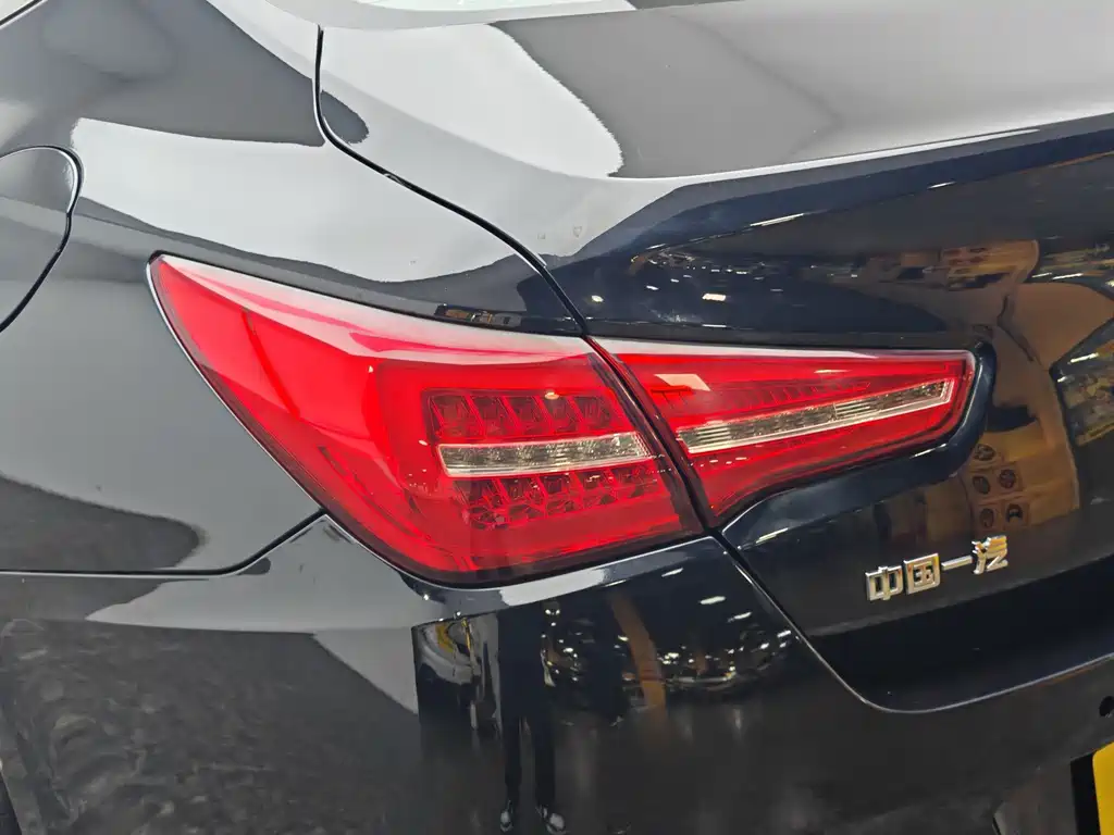 Hongqi Hongqi H5 — миниатюра 7
