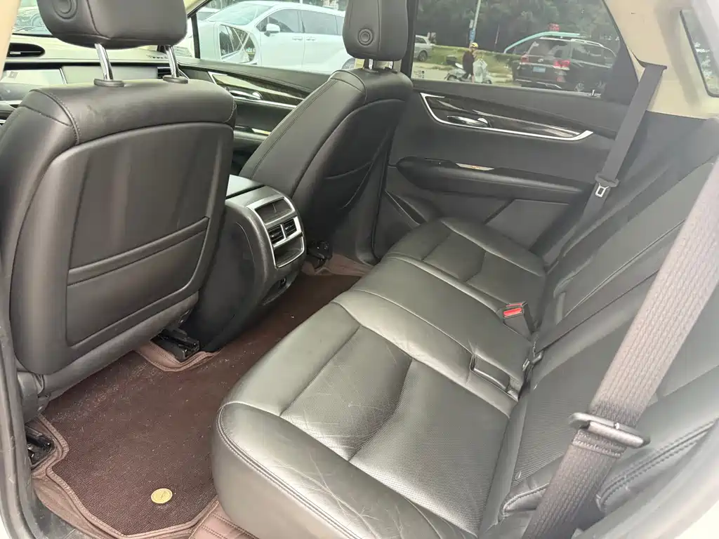 Cadillac XT5 — миниатюра 8