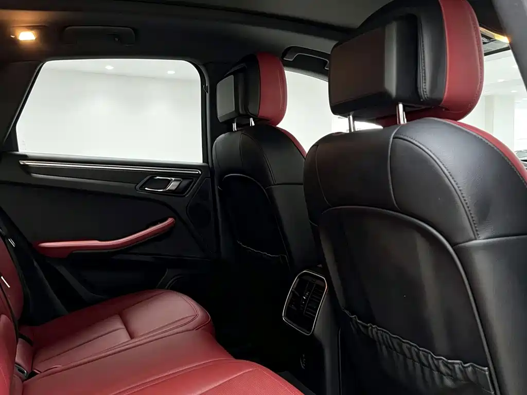 Porsche Macan — миниатюра 3