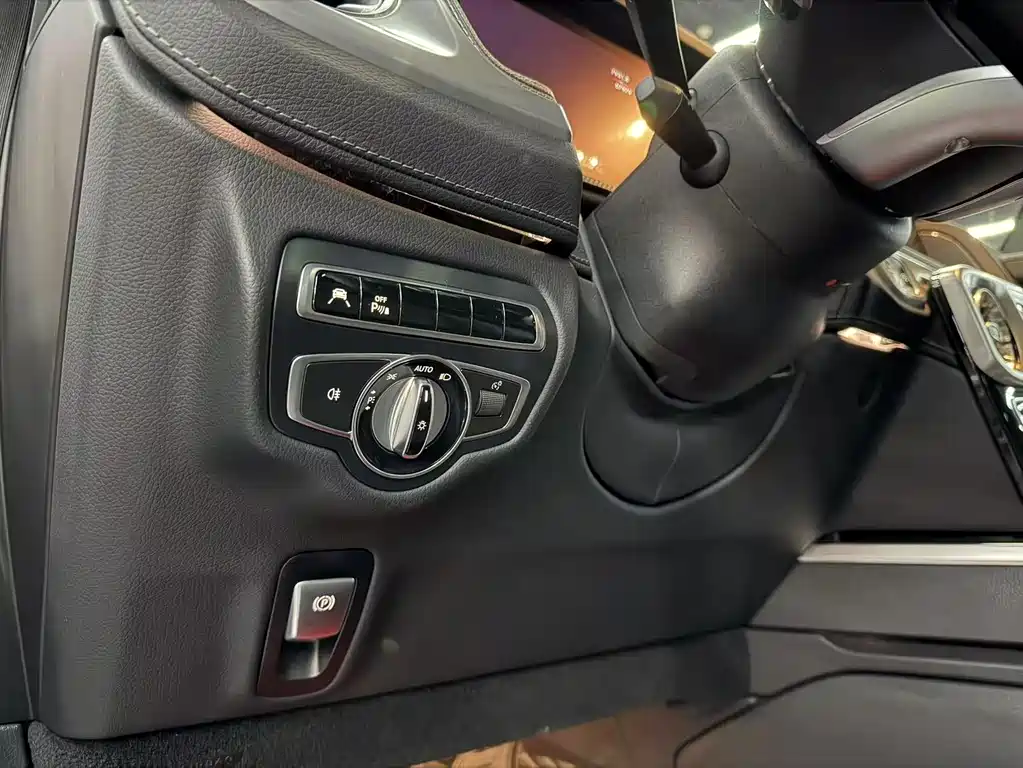 Mercedes-Benz G-Class — миниатюра 7
