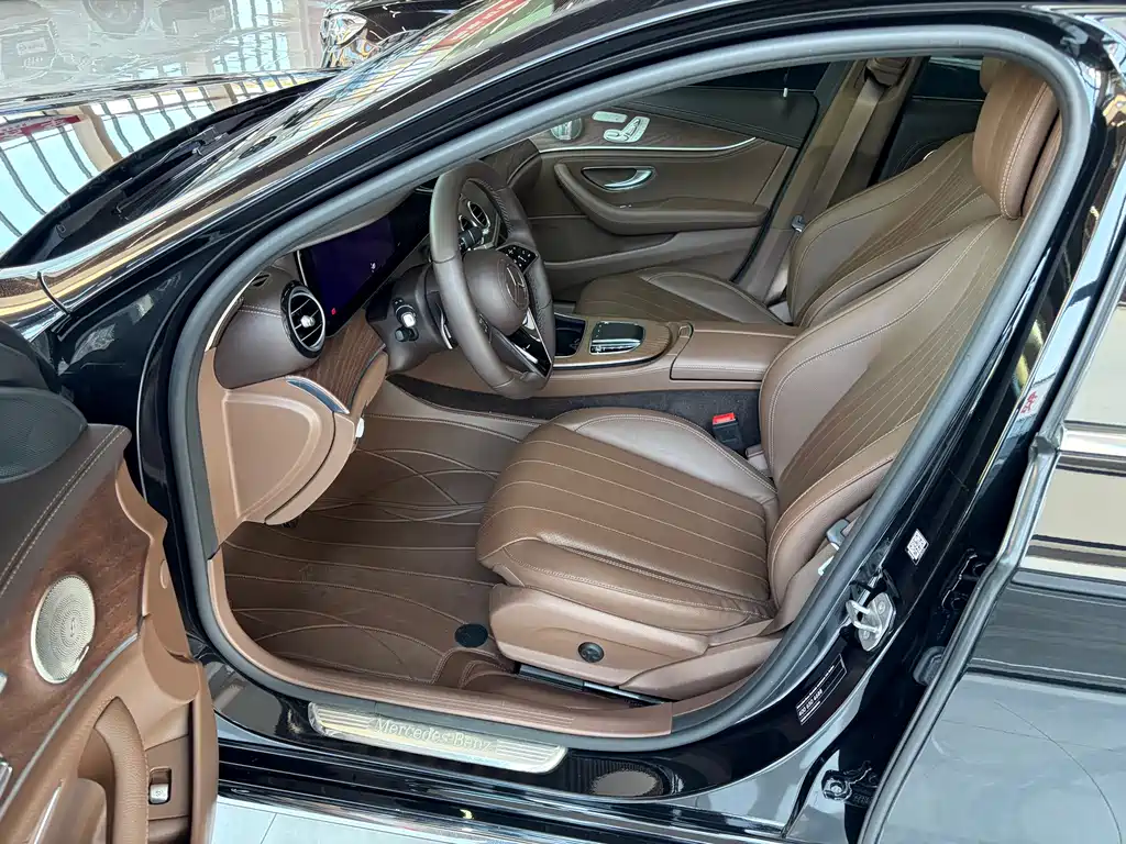 Mercedes-Benz E-Class — миниатюра 4