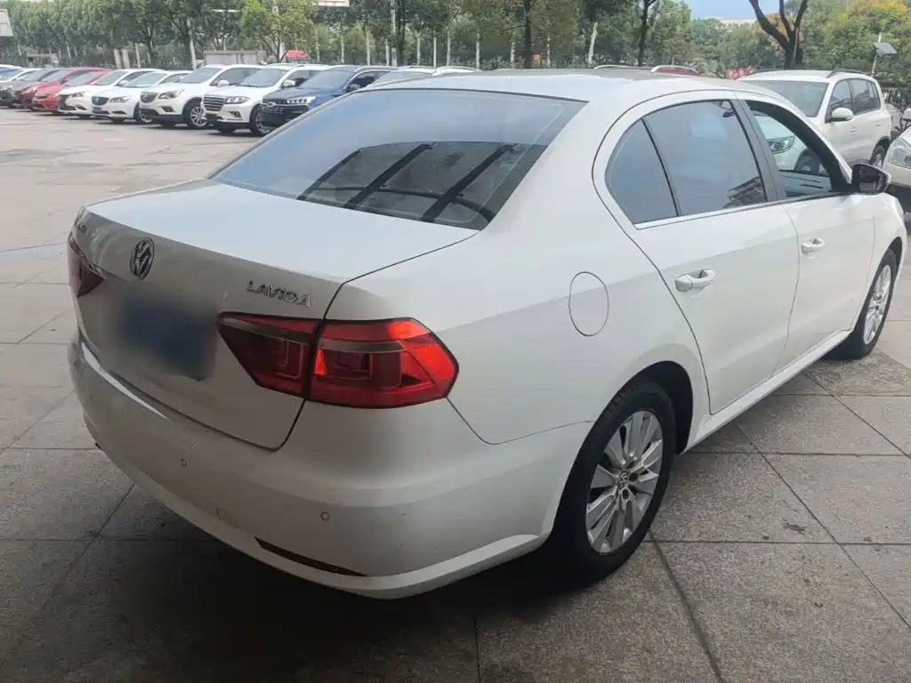 Volkswagen Lavida — миниатюра 7