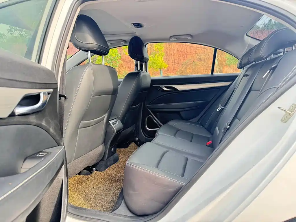Geely Emgrand — миниатюра 7