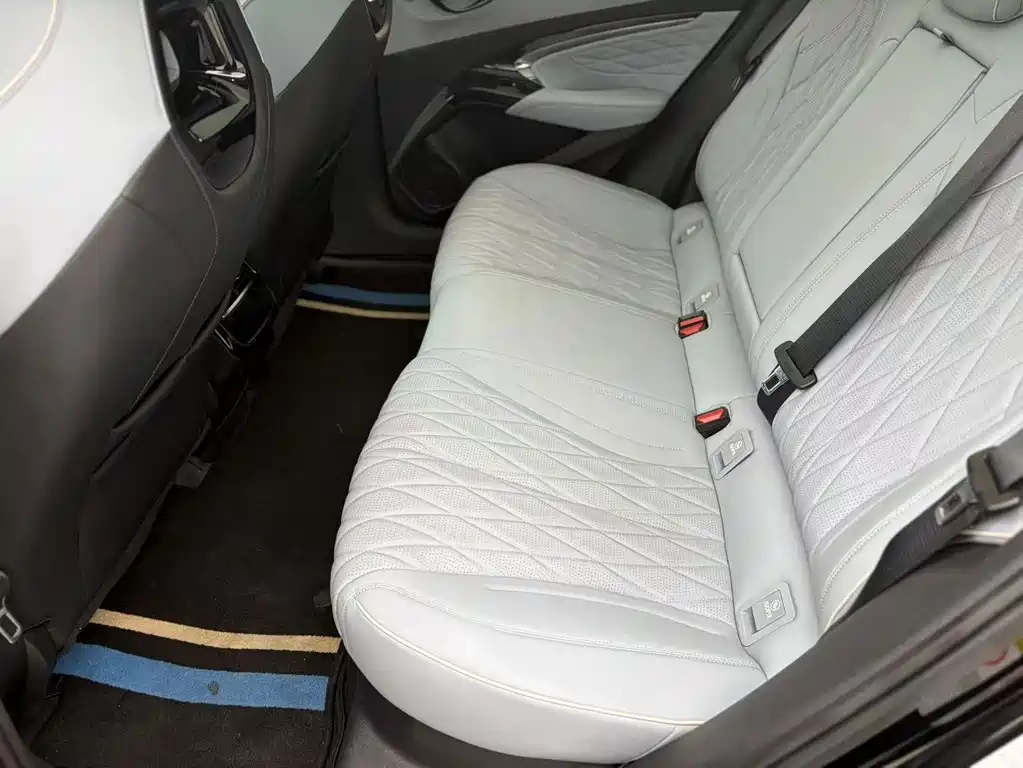 BYD Seal — миниатюра 10