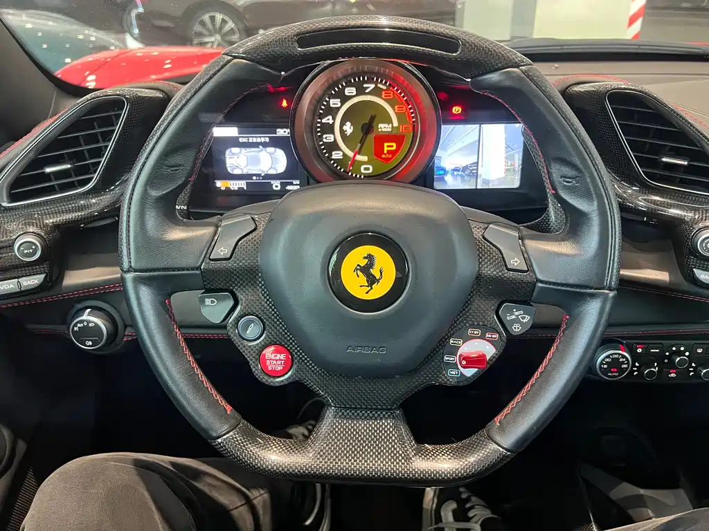 FERRARI 488