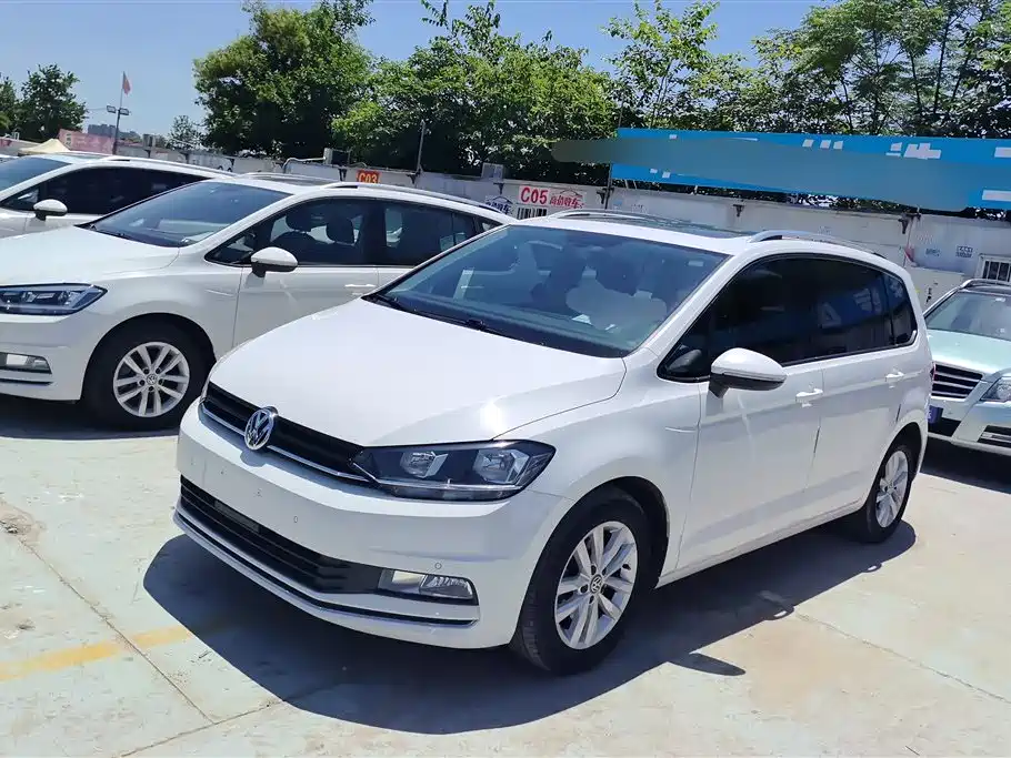 Купить Volkswagen Touran