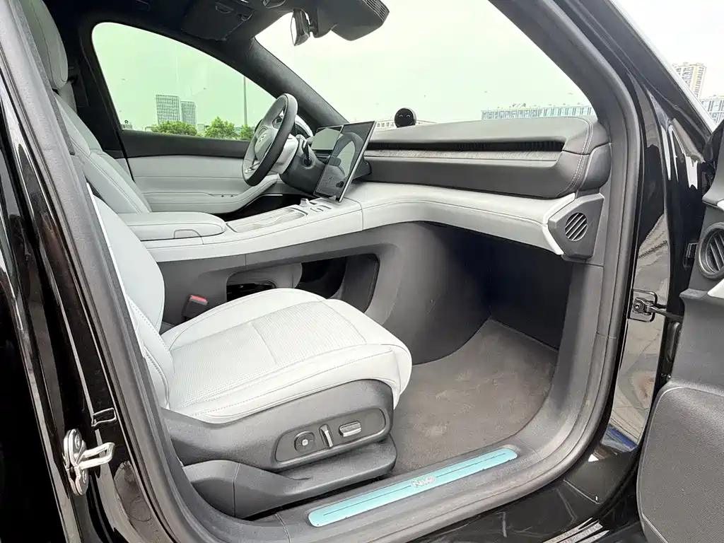NIO ES6 — миниатюра 13