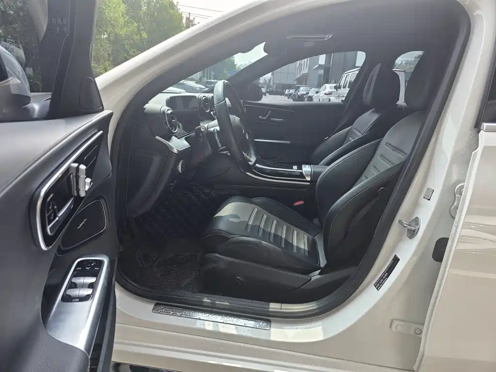 Mercedes-Benz C-Class — миниатюра 2