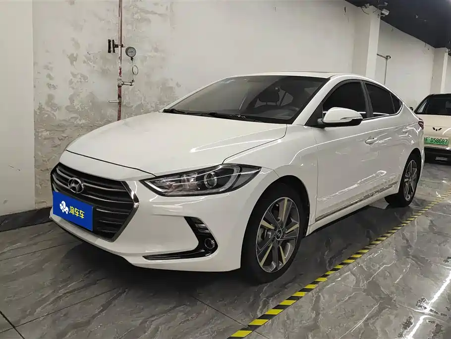 Купить Hyundai Elantra