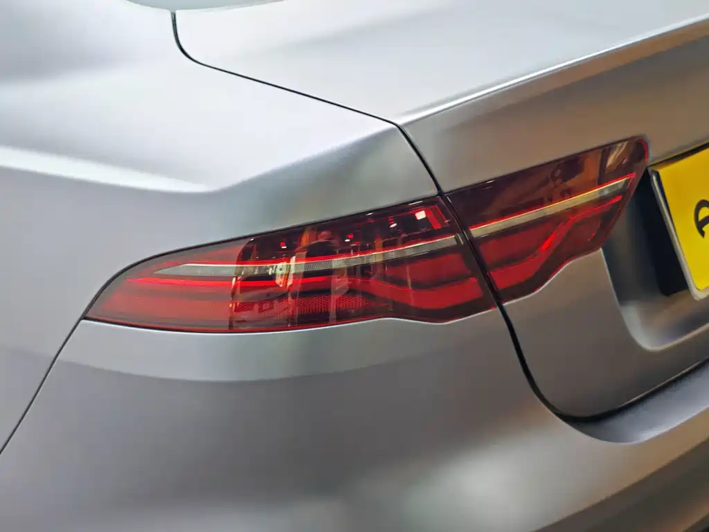 Jaguar XEL — миниатюра 7