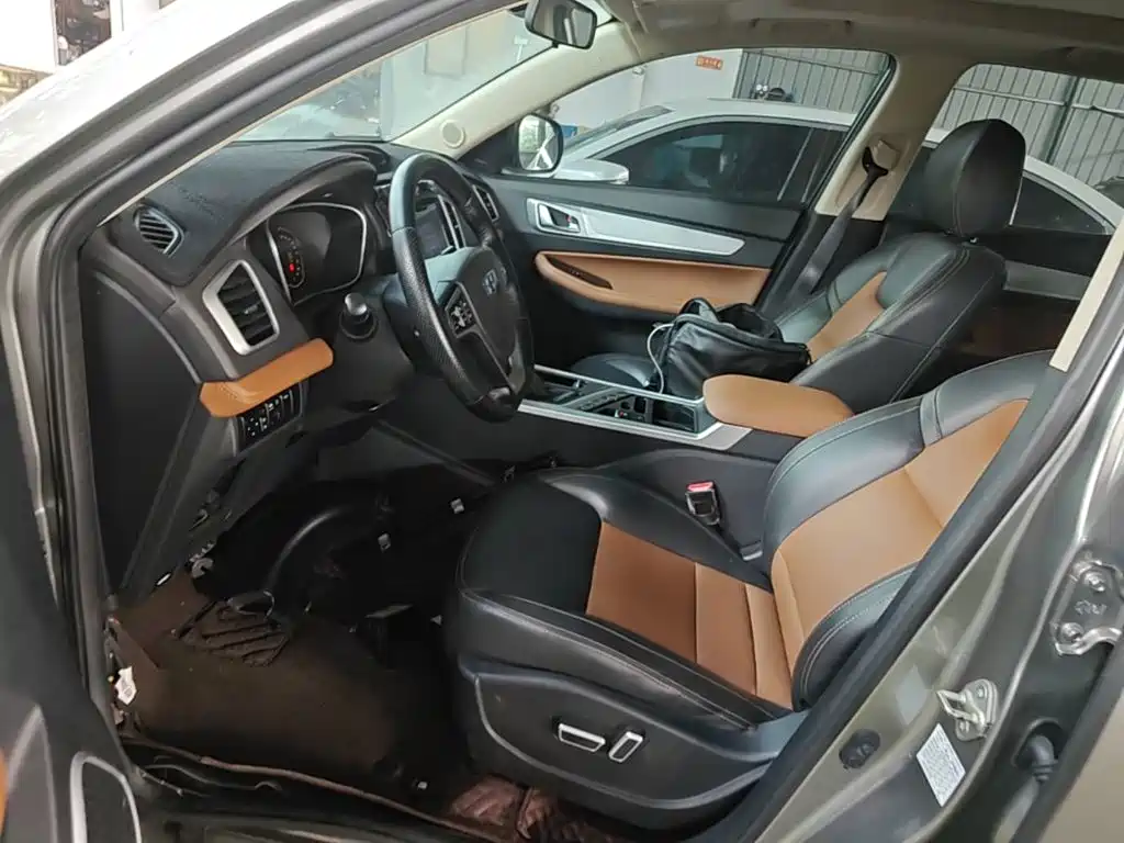 Geely Vision X6 — миниатюра 15