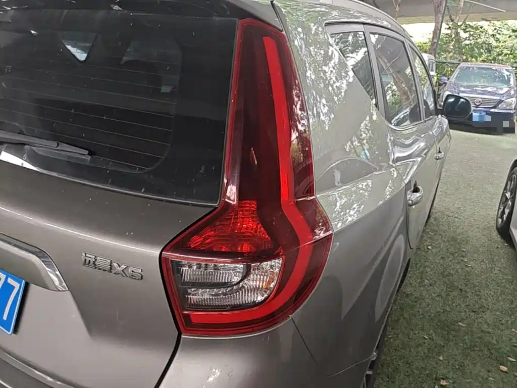 Geely Vision X6 — миниатюра 8