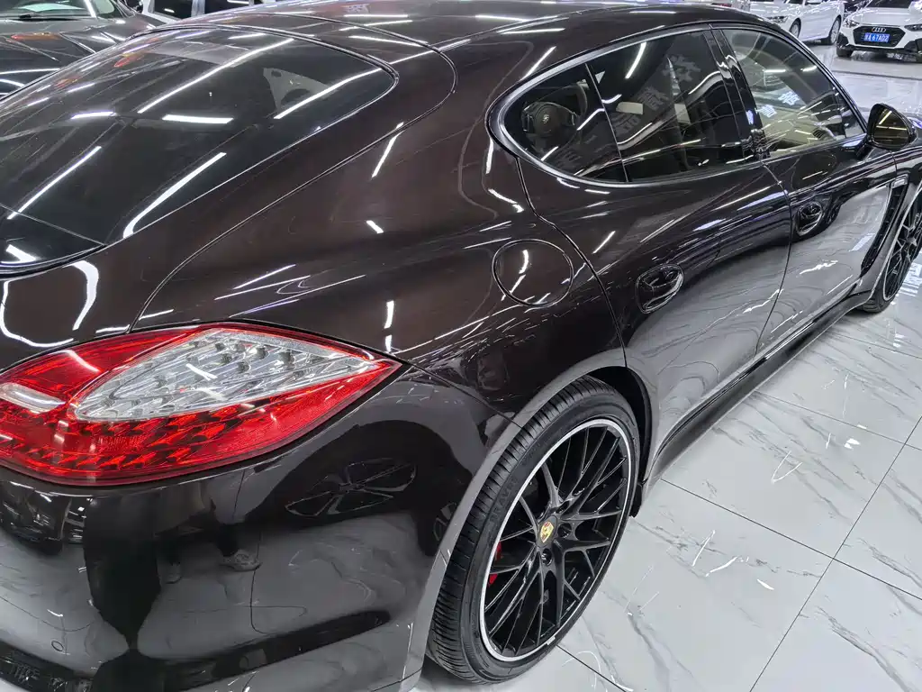 Porsche Panamera 2010 Panamera 4 3.6L