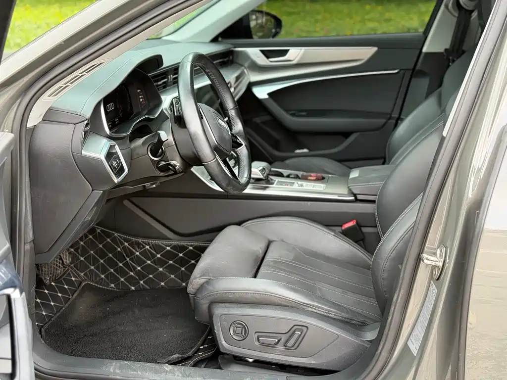 Audi A6 2024 Avant 45 TFSI