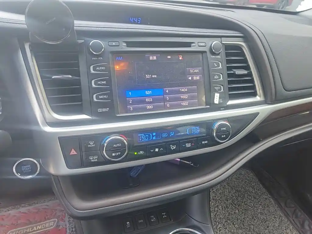 Toyota Highlander — миниатюра 18