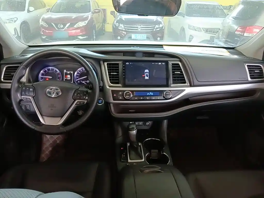 Toyota Highlander — миниатюра 10