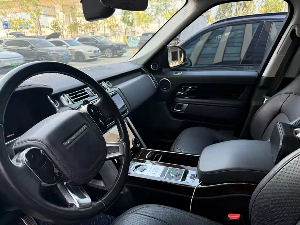 Land Rover Range Rover — миниатюра 6