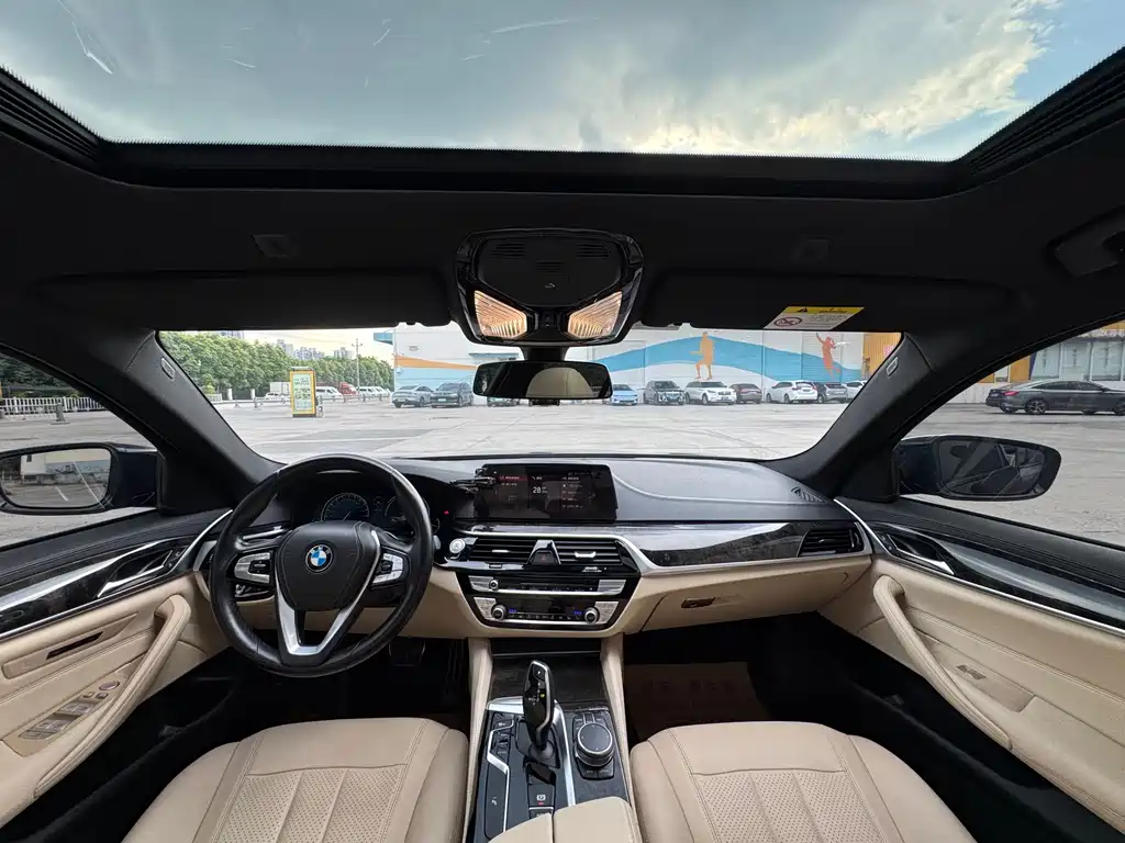 BMW 5 Series — миниатюра 17