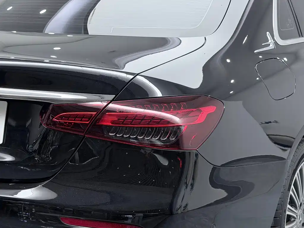 Mercedes-Benz E-Class — миниатюра 55