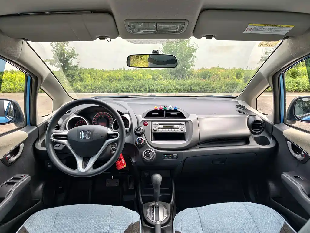 Honda Fit — миниатюра 10