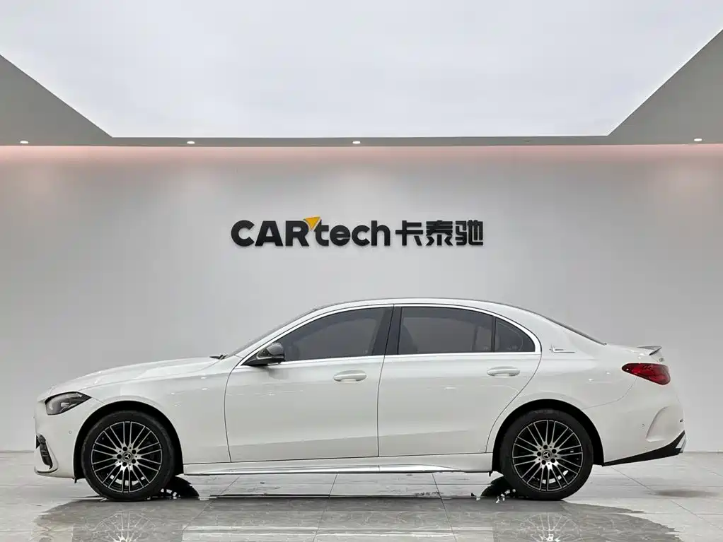 Mercedes-Benz C-Class — миниатюра 2