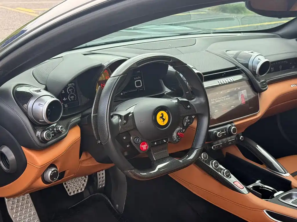 Ferrari GTC4Lusso — миниатюра 8