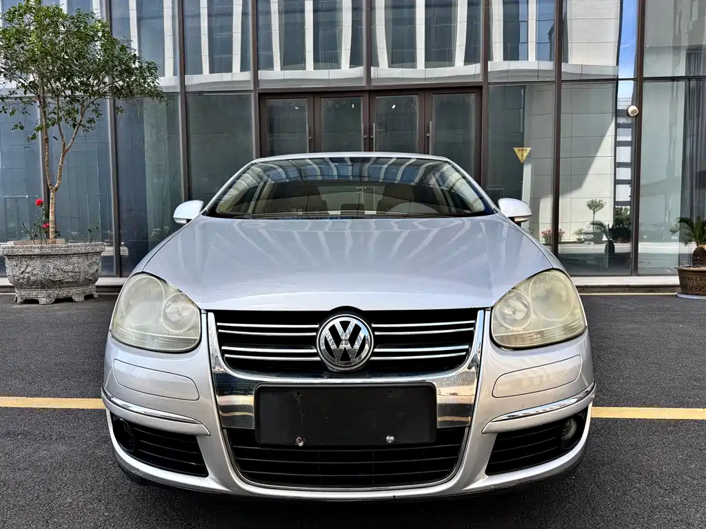 Volkswagen Sagitar 2009 2.0L AT