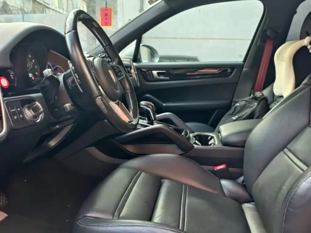 Porsche Cayenne — миниатюра 4