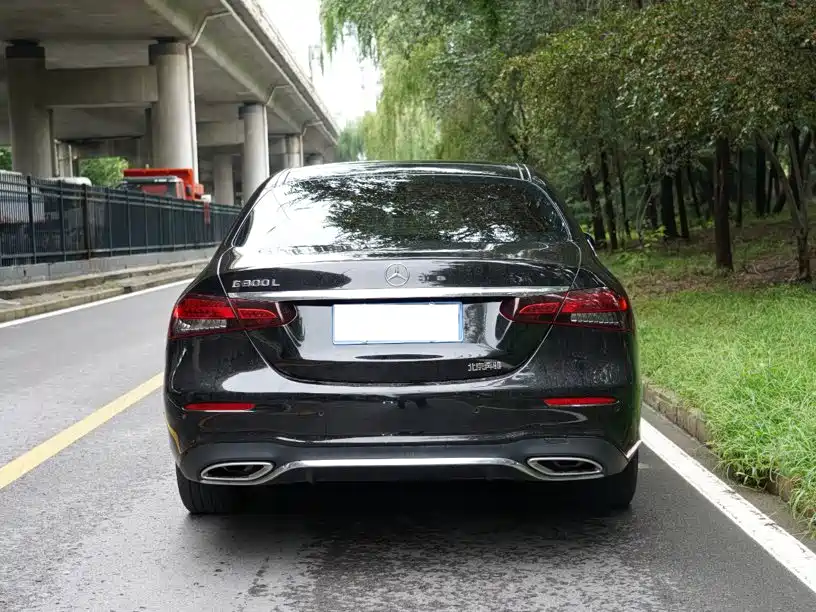 Mercedes-Benz E-Class — миниатюра 15