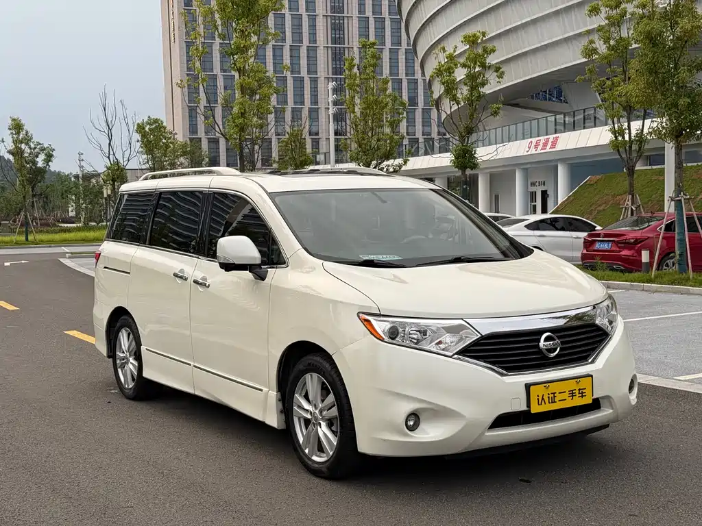 Купить Nissan Quest