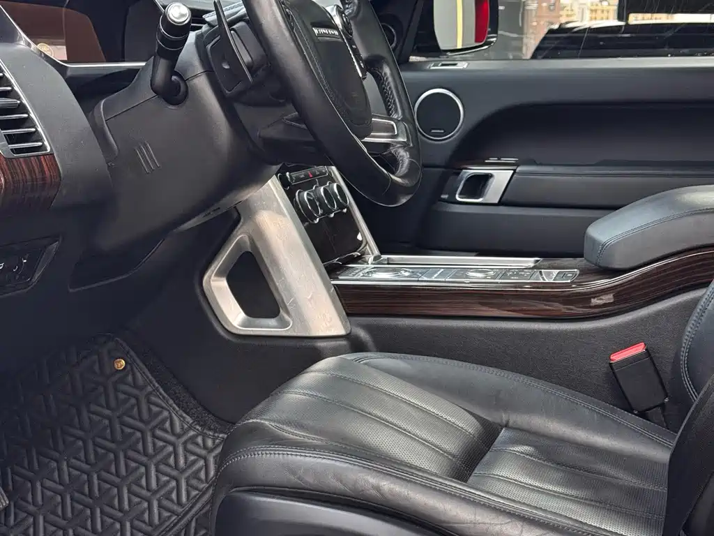 Land Rover Range Rover — миниатюра 6