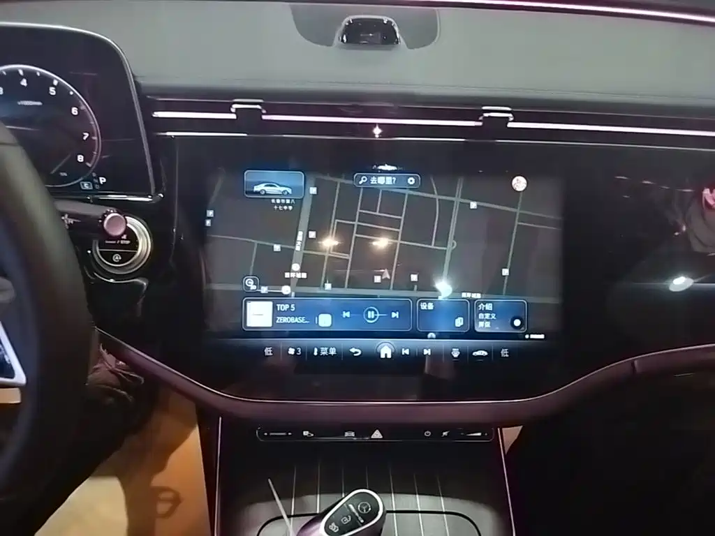 Mercedes-Benz E-Class — миниатюра 13