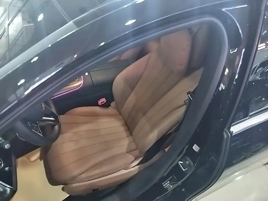 Mercedes-Benz E-Class — миниатюра 15